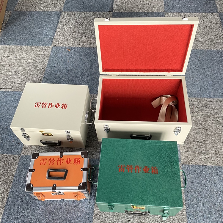北林爆破工程作业箱如何选择？玻璃钢与传统材质的全面对比